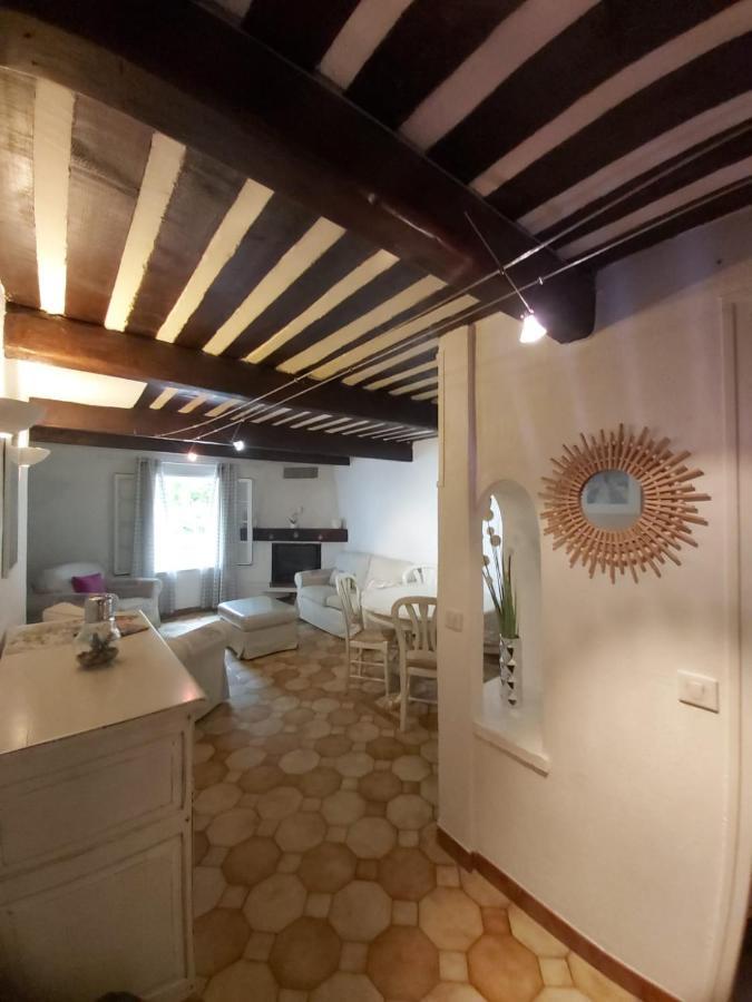 Eblouissant Appartement Au Calme D'Une Residence Avec Piscine Idealement Situe Au Pied Du Colorado Provencal Dans Le Prestigieux Luberon Рюстрель Екстер'єр фото