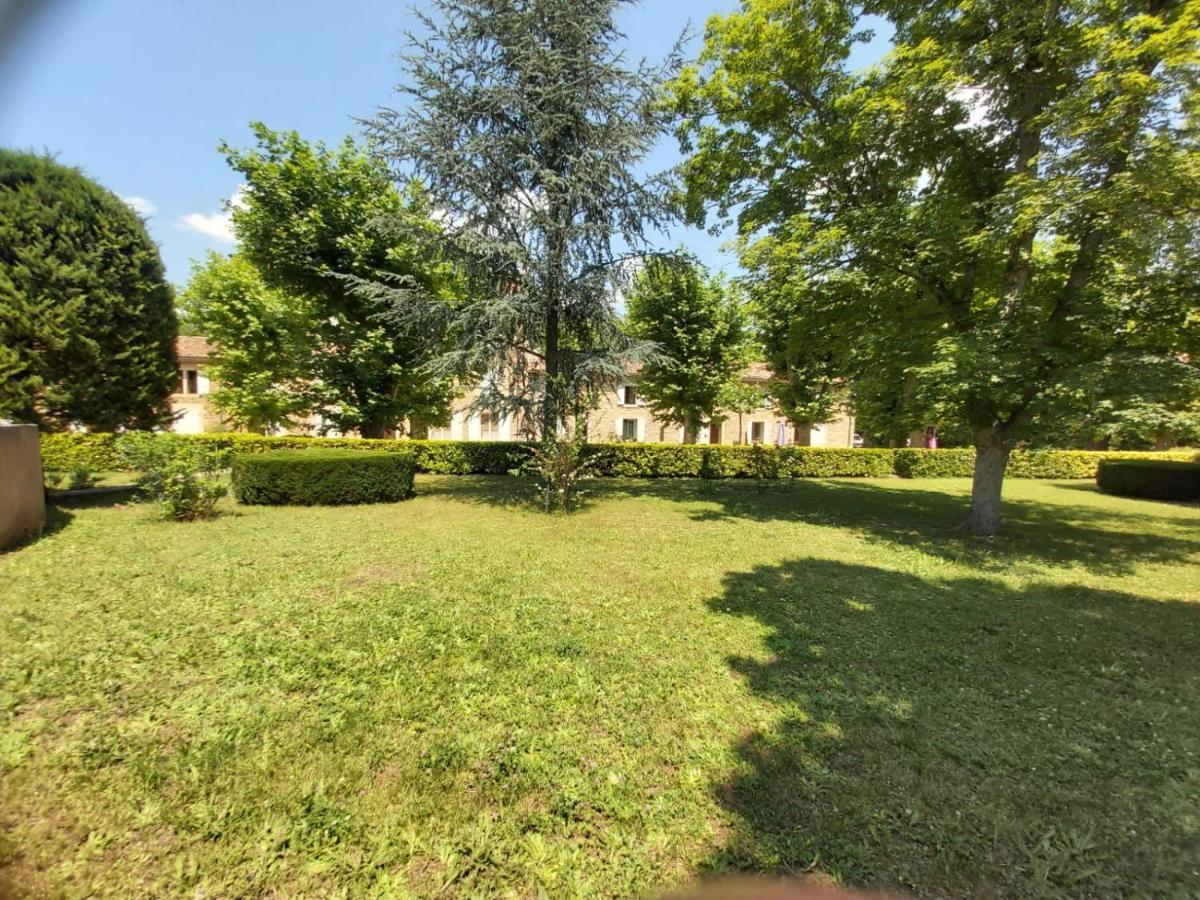 Eblouissant Appartement Au Calme D'Une Residence Avec Piscine Idealement Situe Au Pied Du Colorado Provencal Dans Le Prestigieux Luberon Рюстрель Екстер'єр фото