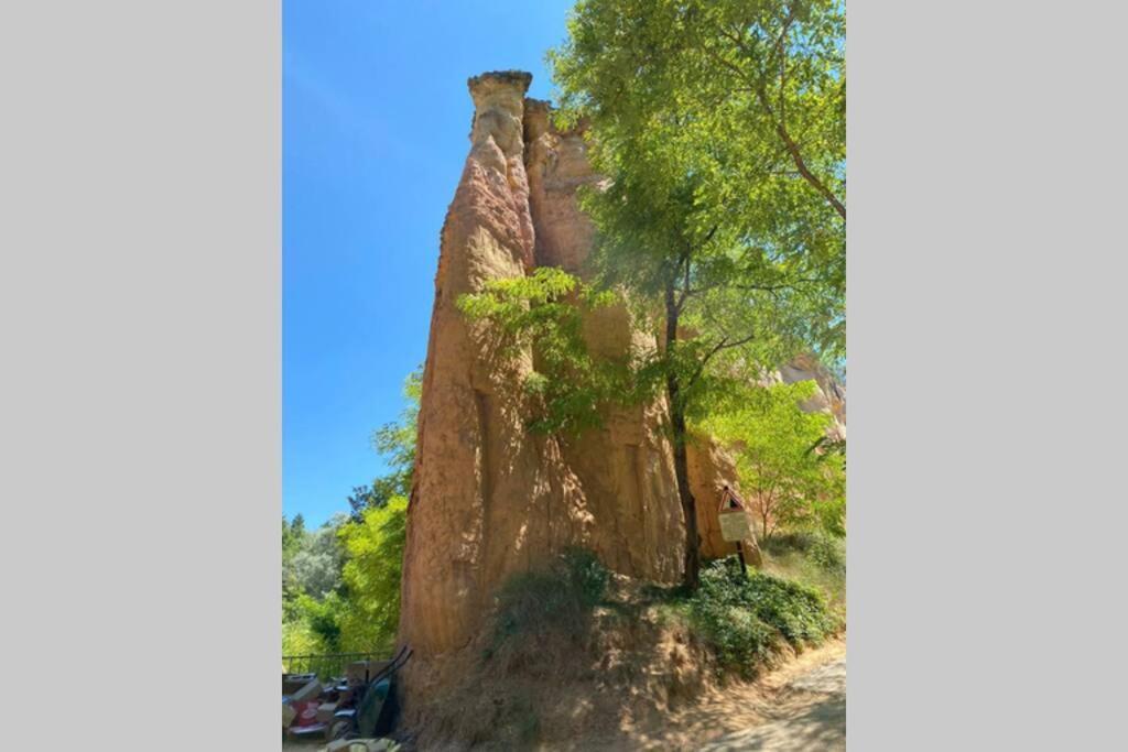 Eblouissant Appartement Au Calme D'Une Residence Avec Piscine Idealement Situe Au Pied Du Colorado Provencal Dans Le Prestigieux Luberon Рюстрель Екстер'єр фото