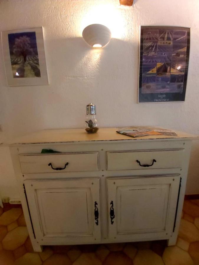 Eblouissant Appartement Au Calme D'Une Residence Avec Piscine Idealement Situe Au Pied Du Colorado Provencal Dans Le Prestigieux Luberon Рюстрель Екстер'єр фото