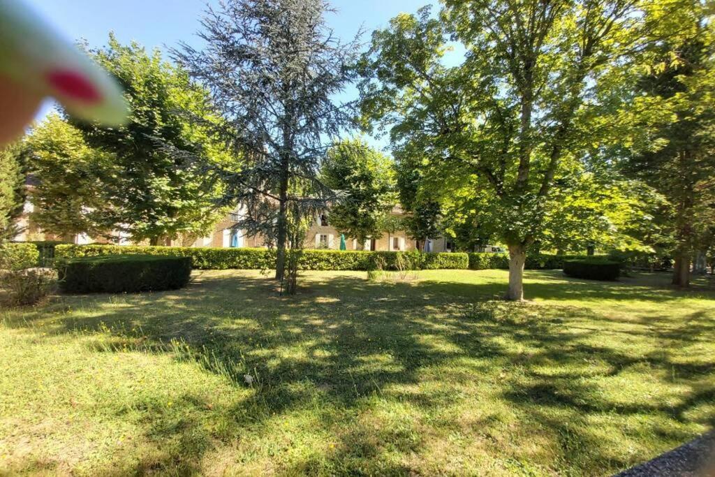 Eblouissant Appartement Au Calme D'Une Residence Avec Piscine Idealement Situe Au Pied Du Colorado Provencal Dans Le Prestigieux Luberon Рюстрель Екстер'єр фото