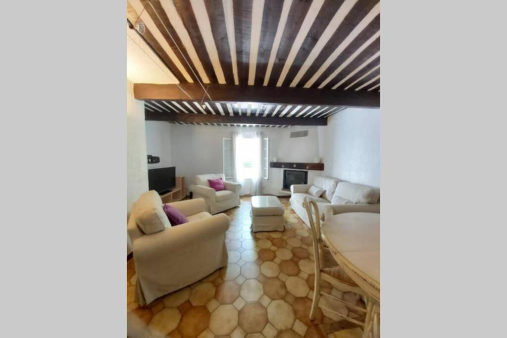 Eblouissant Appartement Au Calme D'Une Residence Avec Piscine Idealement Situe Au Pied Du Colorado Provencal Dans Le Prestigieux Luberon Рюстрель Екстер'єр фото