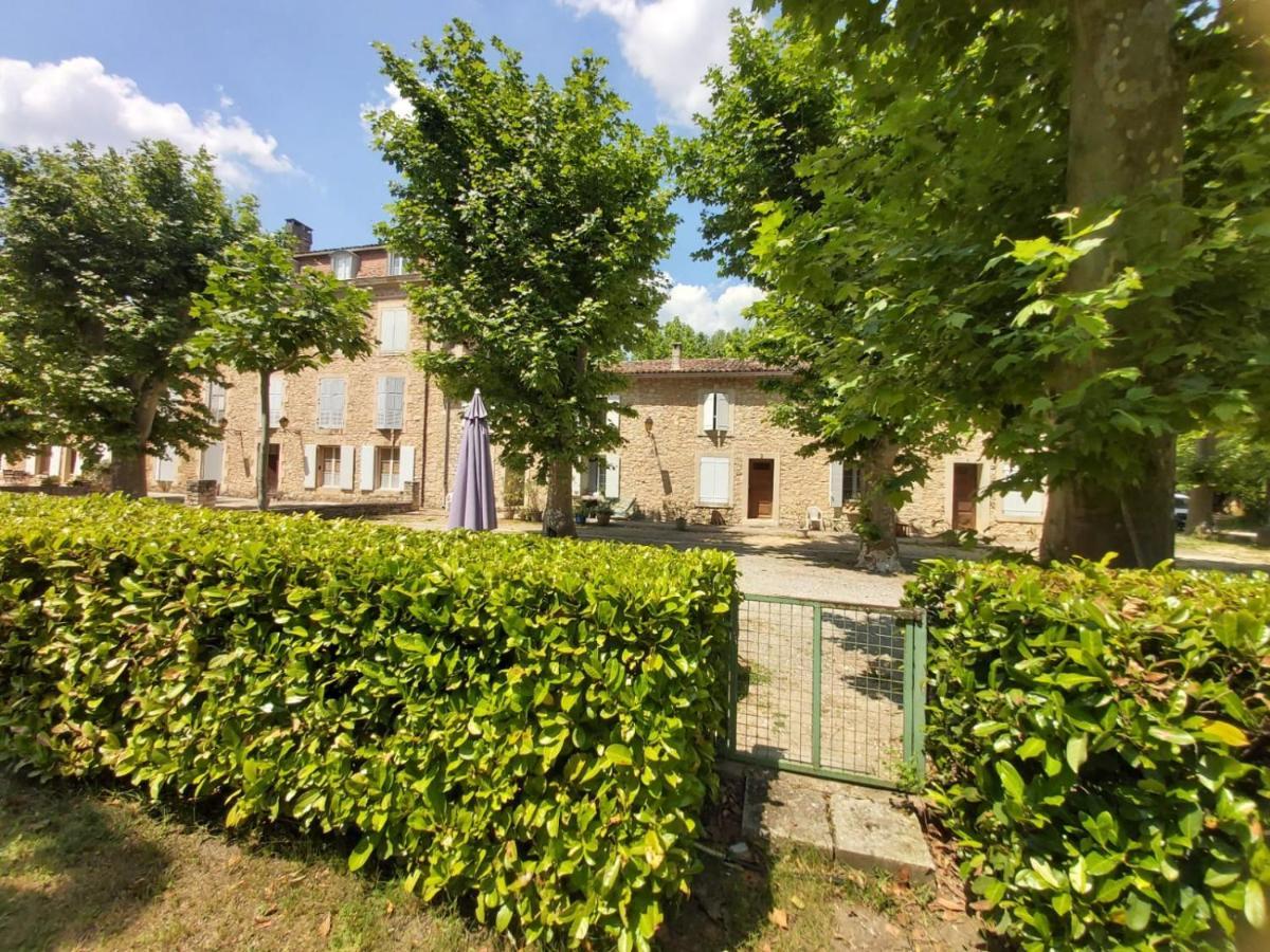Eblouissant Appartement Au Calme D'Une Residence Avec Piscine Idealement Situe Au Pied Du Colorado Provencal Dans Le Prestigieux Luberon Рюстрель Екстер'єр фото