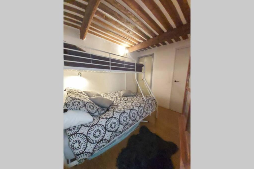 Eblouissant Appartement Au Calme D'Une Residence Avec Piscine Idealement Situe Au Pied Du Colorado Provencal Dans Le Prestigieux Luberon Рюстрель Екстер'єр фото