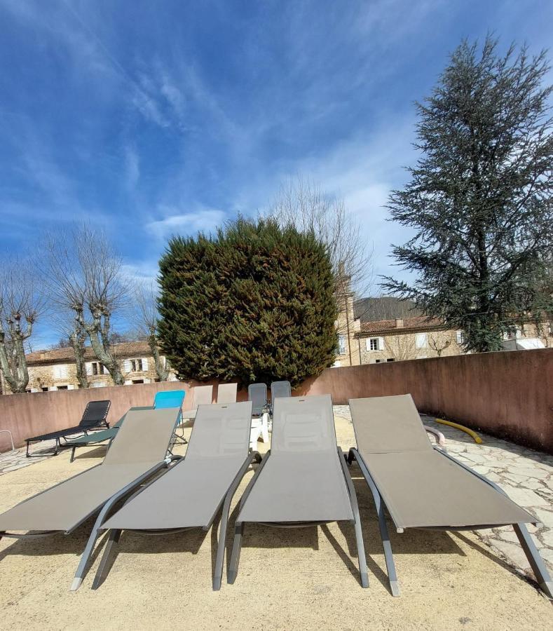 Eblouissant Appartement Au Calme D'Une Residence Avec Piscine Idealement Situe Au Pied Du Colorado Provencal Dans Le Prestigieux Luberon Рюстрель Екстер'єр фото